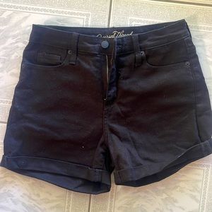 Universal Thread, Woman’s Black Jean Shorts. Size 4/27R
